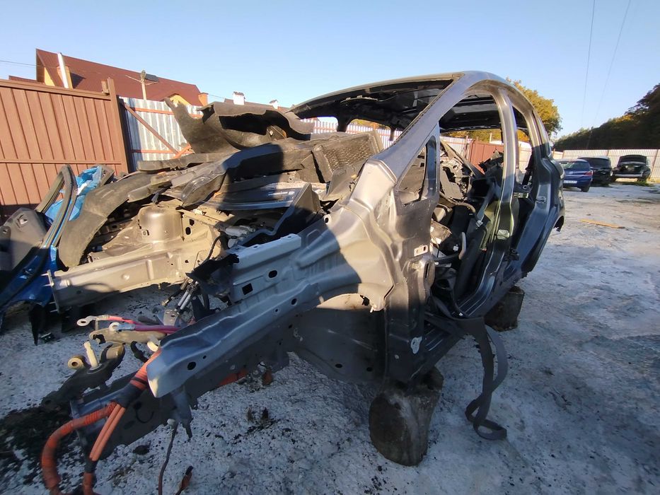 Передня частина кузова четверть Ford C-Max 2012-2015
