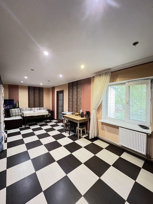 В продажу 4 к к в Варварівці з косметичним ремонтом