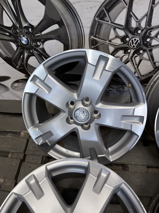 Хороші диски литі 5/114.3/18 Оригінал Toyota Rav4