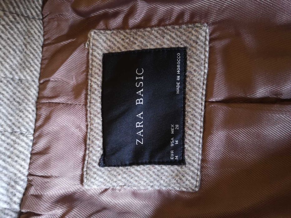 Casaco Zara Basic com capuz