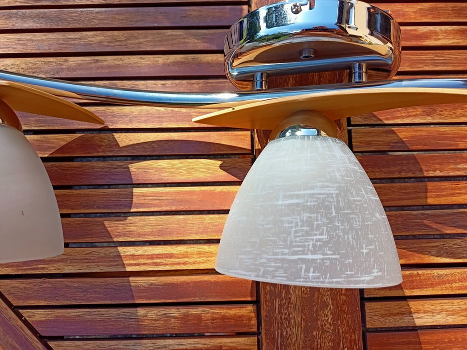 Lampa sufitowa 3 żarówki . Drewno - metal