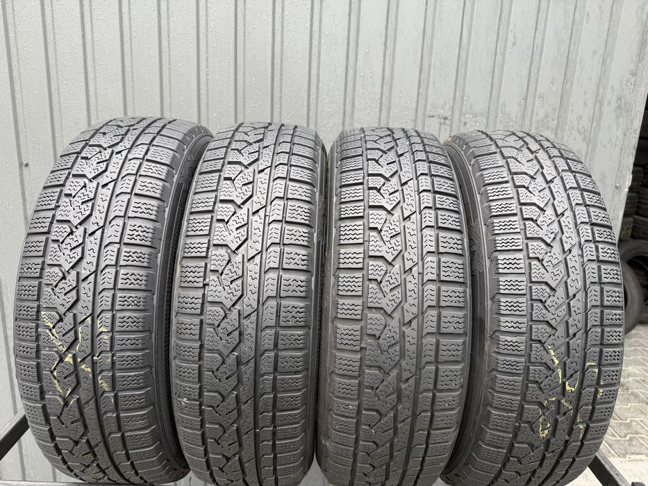 Шини Резина Зима 215/70 R16 100T Kumho Izen Rv Asymmetric