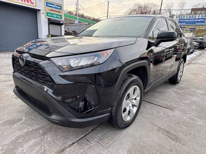 2022 Toyota RAV4 LE