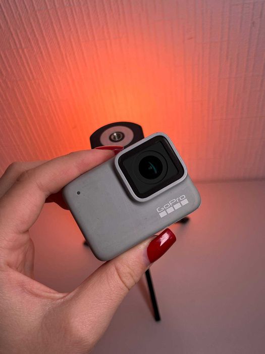 Екшн-камера GoPro Hero 7 white в кейсі