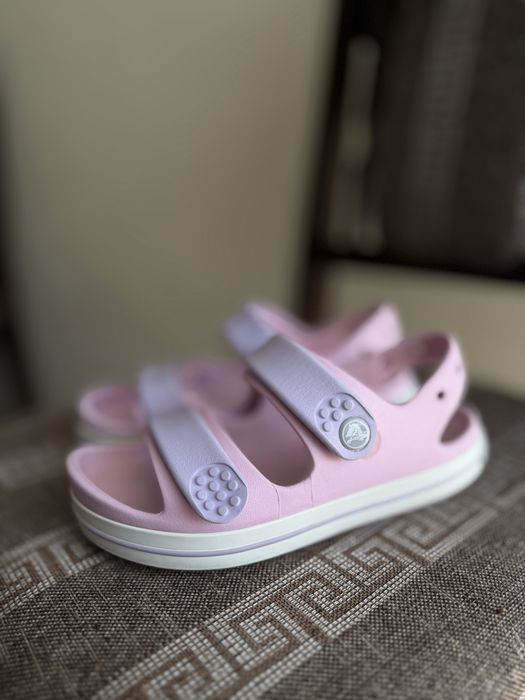Босоніжки Crocs J2 для дівчинки