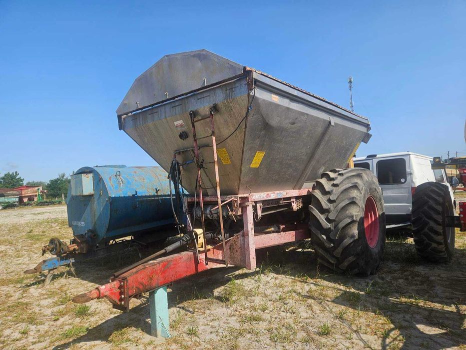 Розкидач добрив Bredal K105
