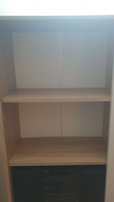 Wysoki regał w bardzo dobrym stanie