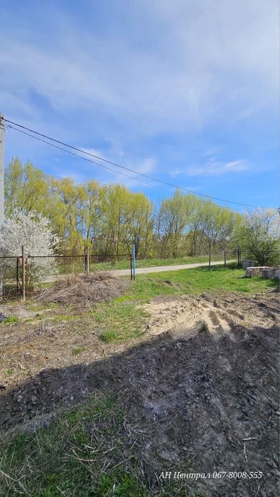 Новобудова 3 поверхи по вул.Трудова