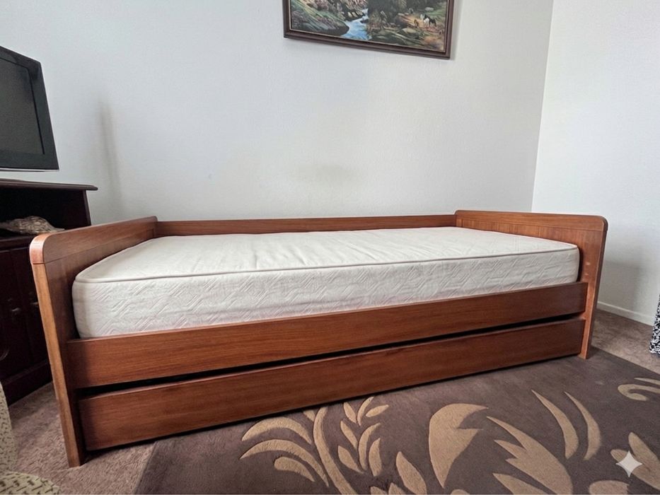 Cama com colchão solteiro