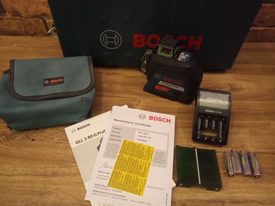 Bosch GLL 3-80 G ,  zielony laser krzyżowy 3x380°, ładowarka ,walizka
