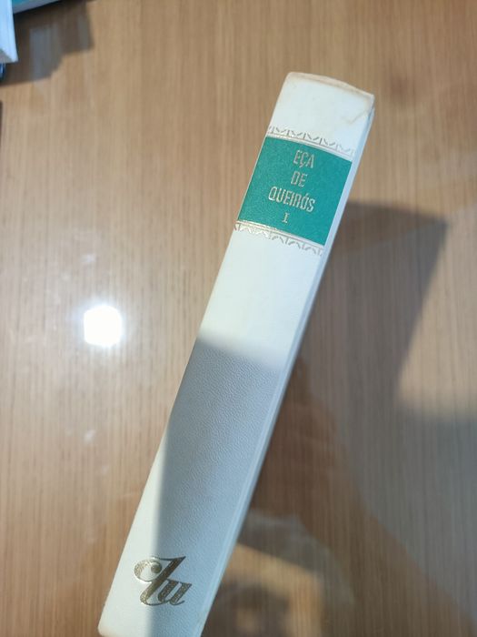 Vendo livro O Crime do padre Amaro