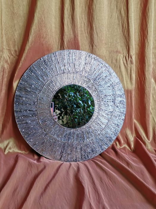 Настінний декор Кругле дзеркало у рельєфній рамі Вихор 41 см