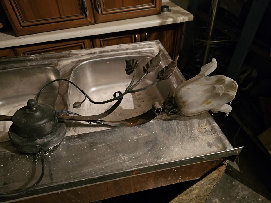 Lampa metalowa-kwiaty