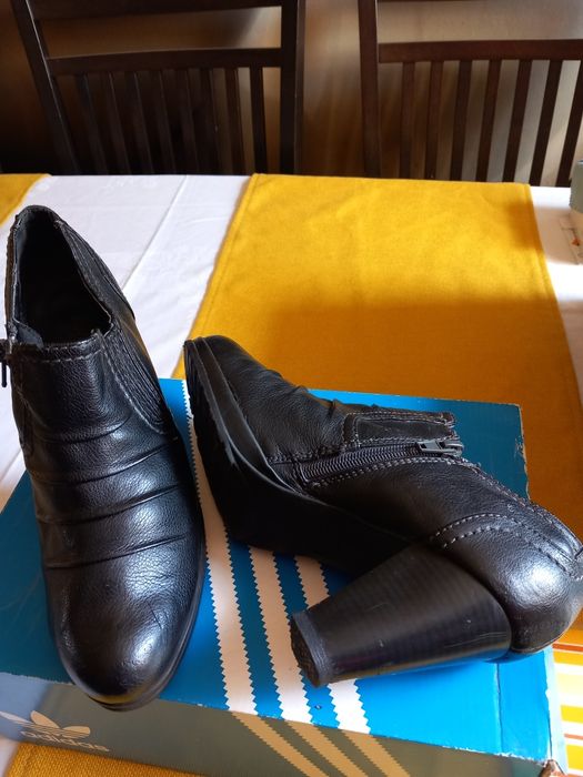 Używane  czarne botki