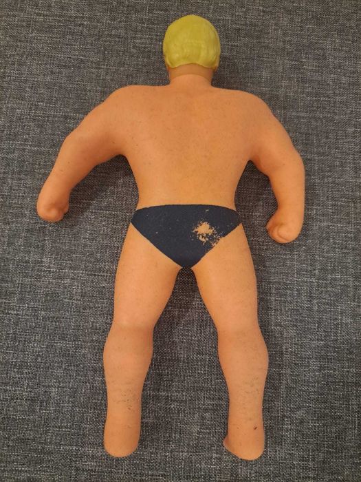 Boneco Elástico Tipo Wrestling STRETCH ARMSTRONG – Divertido