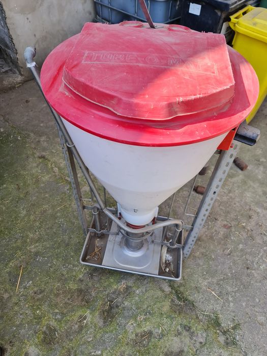 Automat paszowy dla tuczników