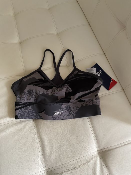 Топ Reebok новий