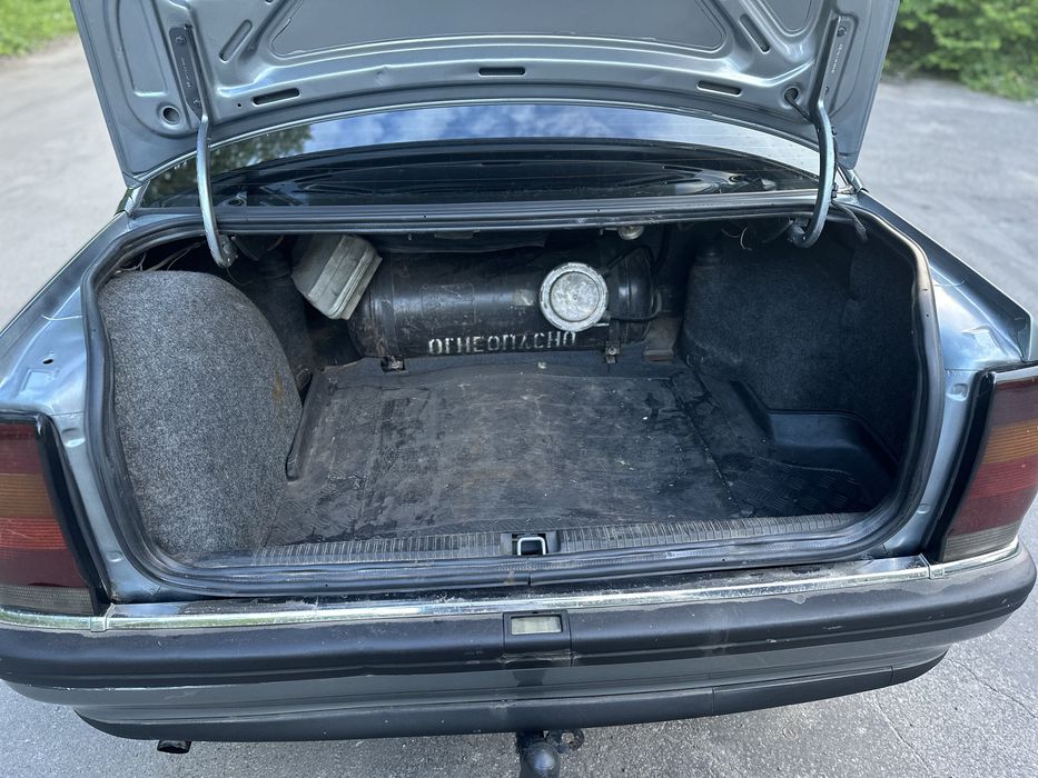 Продам OPEL Omega A 2.0i газ/бензин