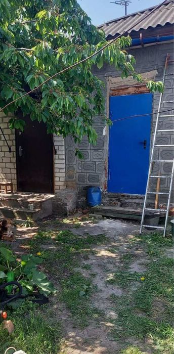 Продам півбудинку в Крюкові