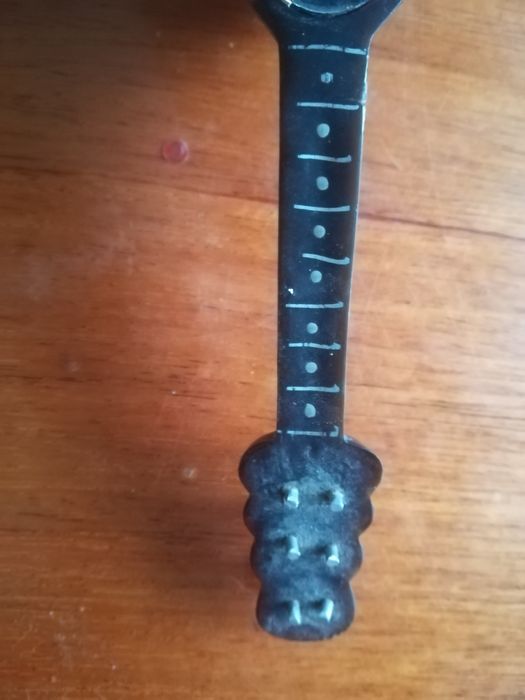 Продам терміново антикварну  мандолину