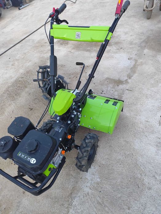 Trator agrícola como novo