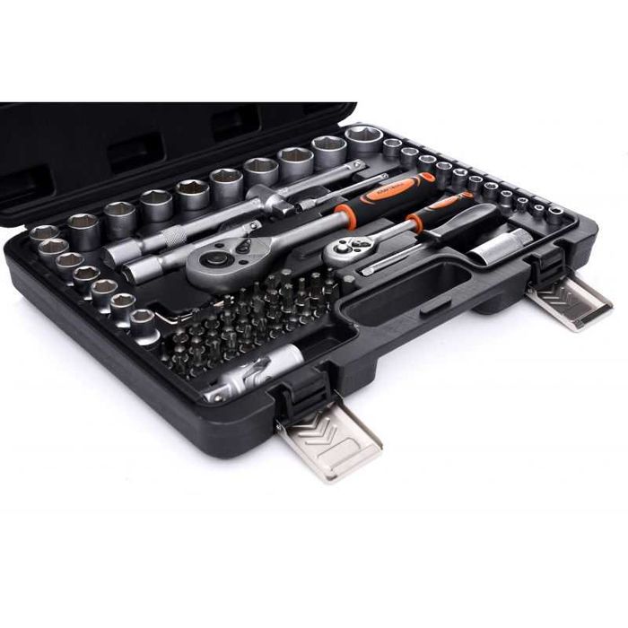 Zestaw Kluczy grzechotka 1/2 i 1/4" nasadki 4-27mm 72el. KD10833