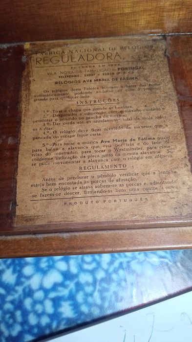 Relógio antigo de parede