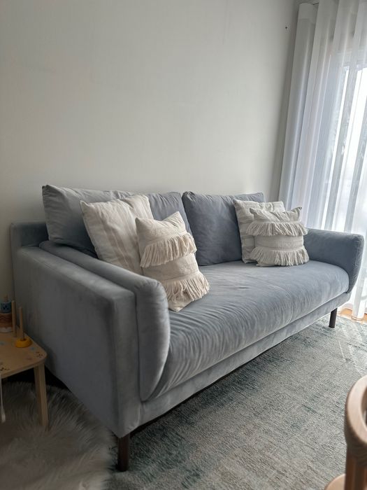 Sofá 3 lugares em veludo