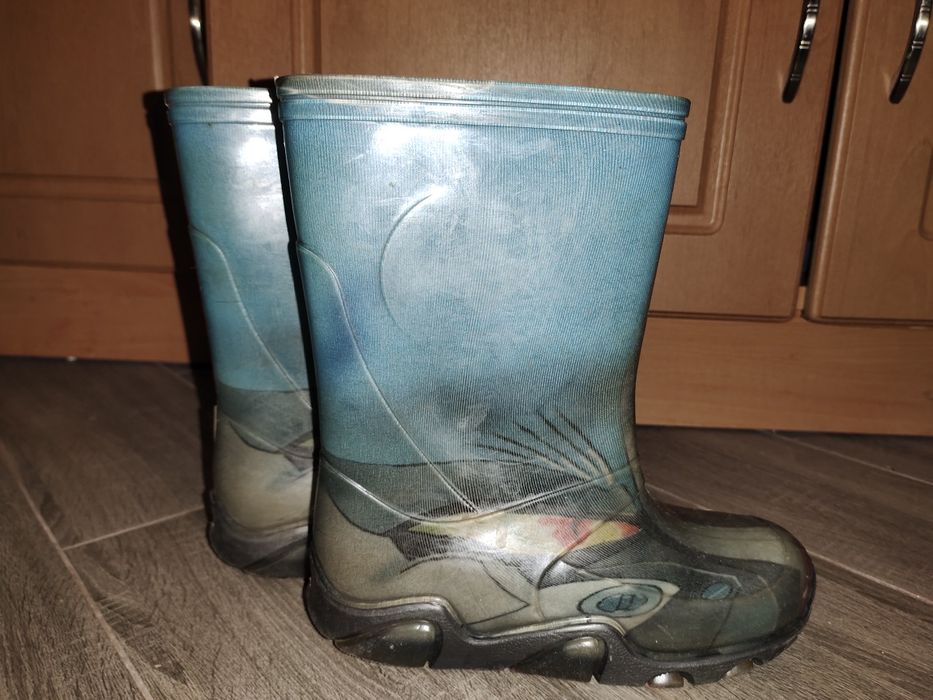 Продам резинові чоботи demar