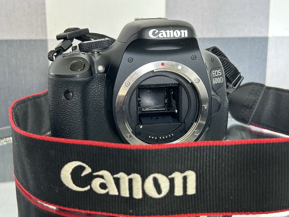 Korpus Canon EOS 600D