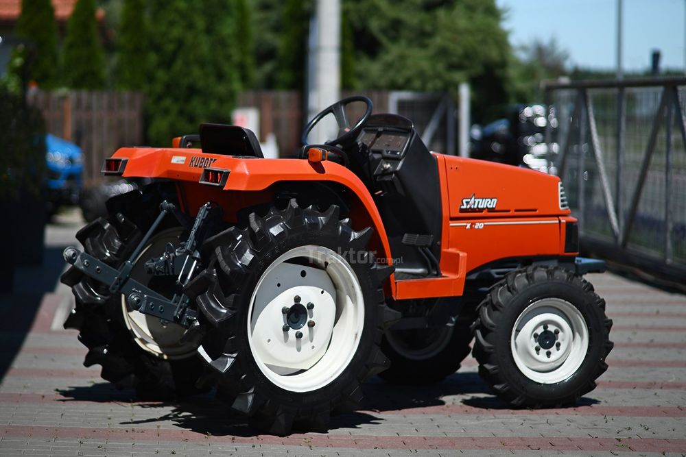 Ciągnik Kubota Saturn X20 4x4 - 20 KM