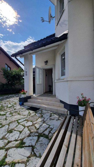 Продається стильний жилий будинок з меблями та технікою