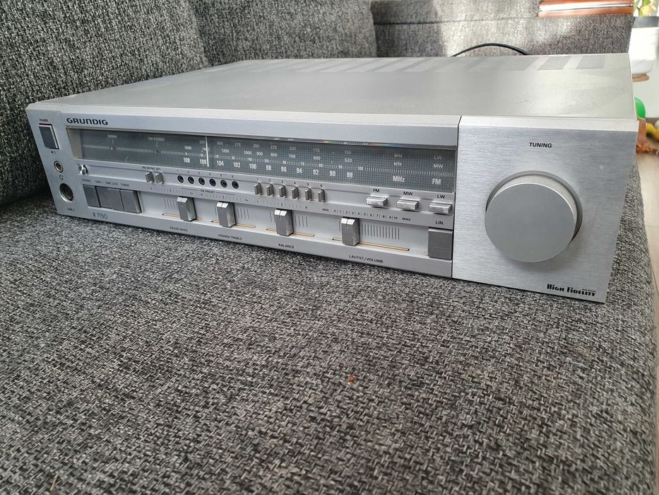 Stary zabytkowy amplituner Grundig R7150 vintage