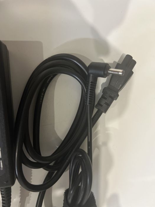 Адаптер ASUS  19V 3.42A (65W)