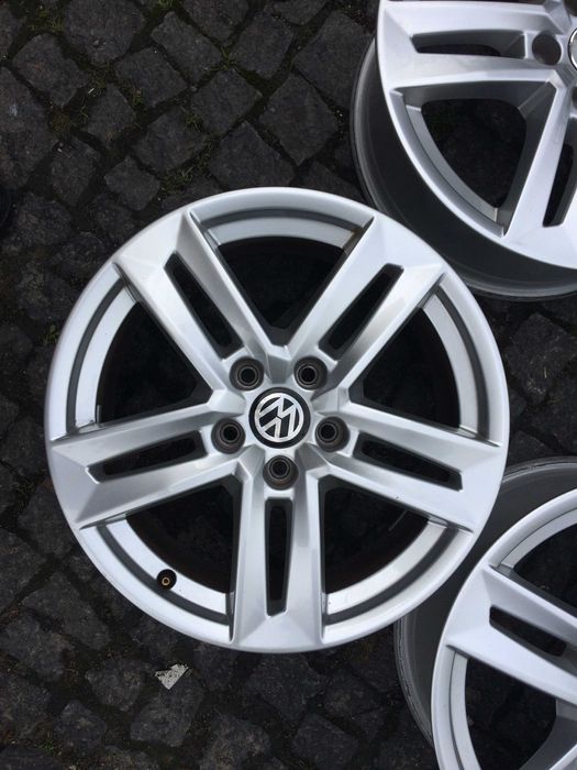 Felgi OEM 17 5x112 VW Golf Passat Touran Skoda Seat Audi jak nowe