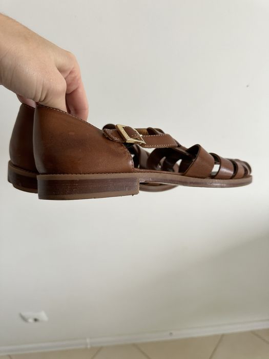 Сандалі  крутого бренду