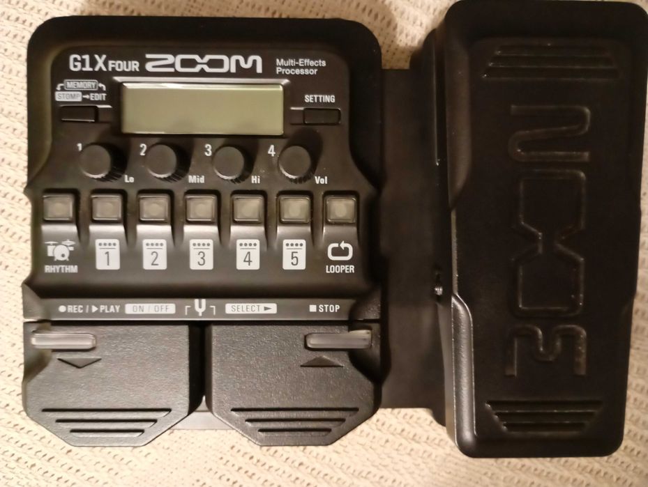 ZOOM G1X Four Pedal - Nunca Usado (Novo)