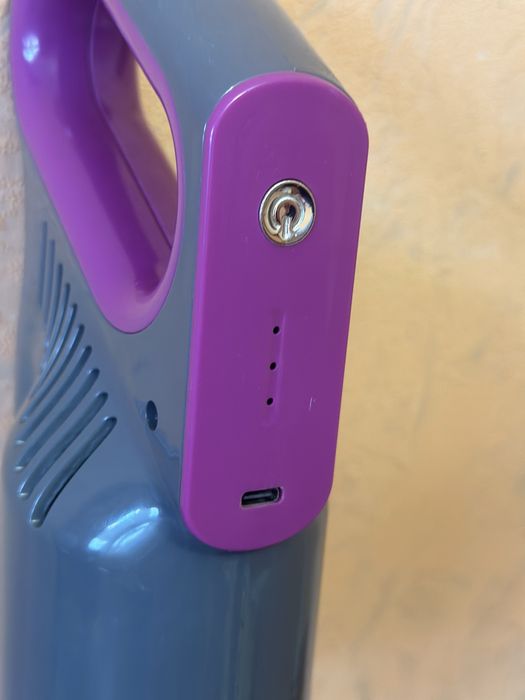 Акамуляторный пылесос