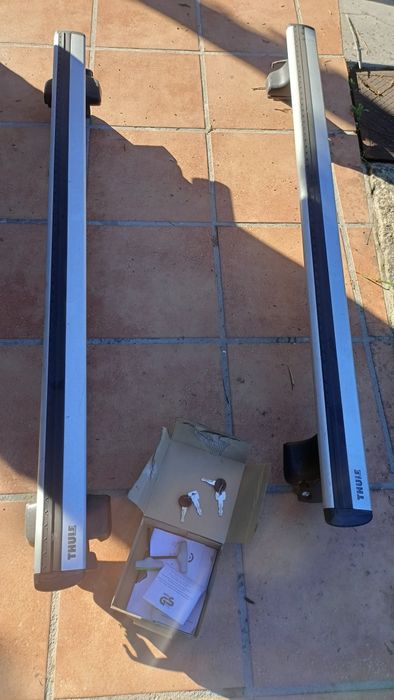 Barras de tejadilho Thule WingBar Evo 135cm + kit fixação Thule 1831