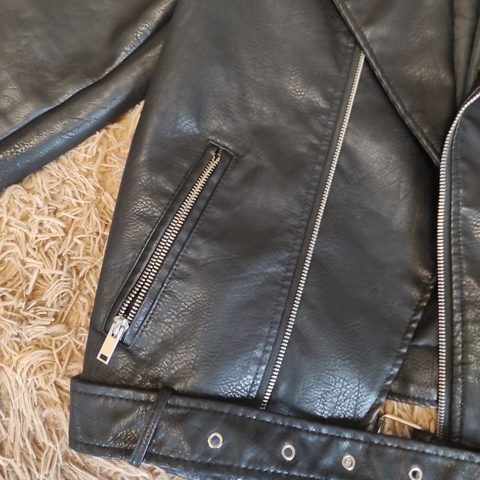 Куртка жіноча шкіряна