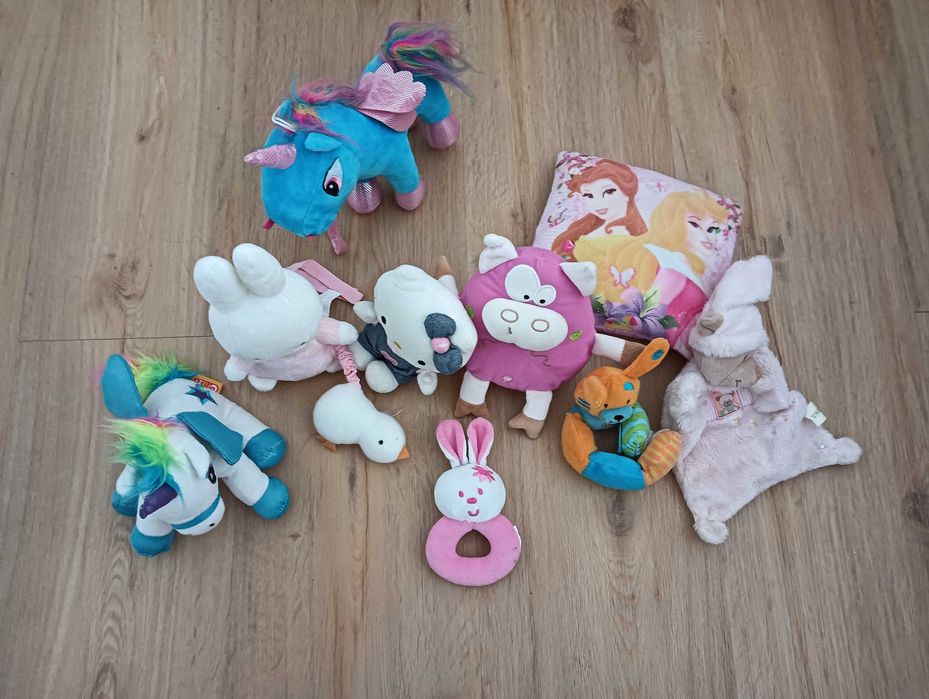 Vários bonecos/peluches