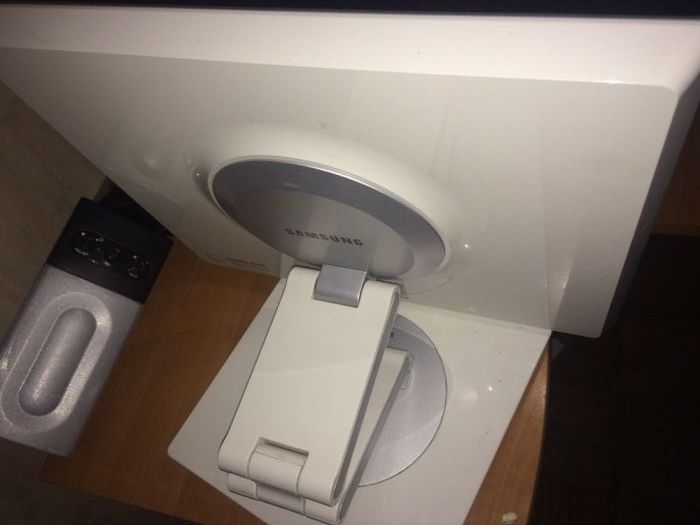 Монитор Samsung SyncMaster 770p