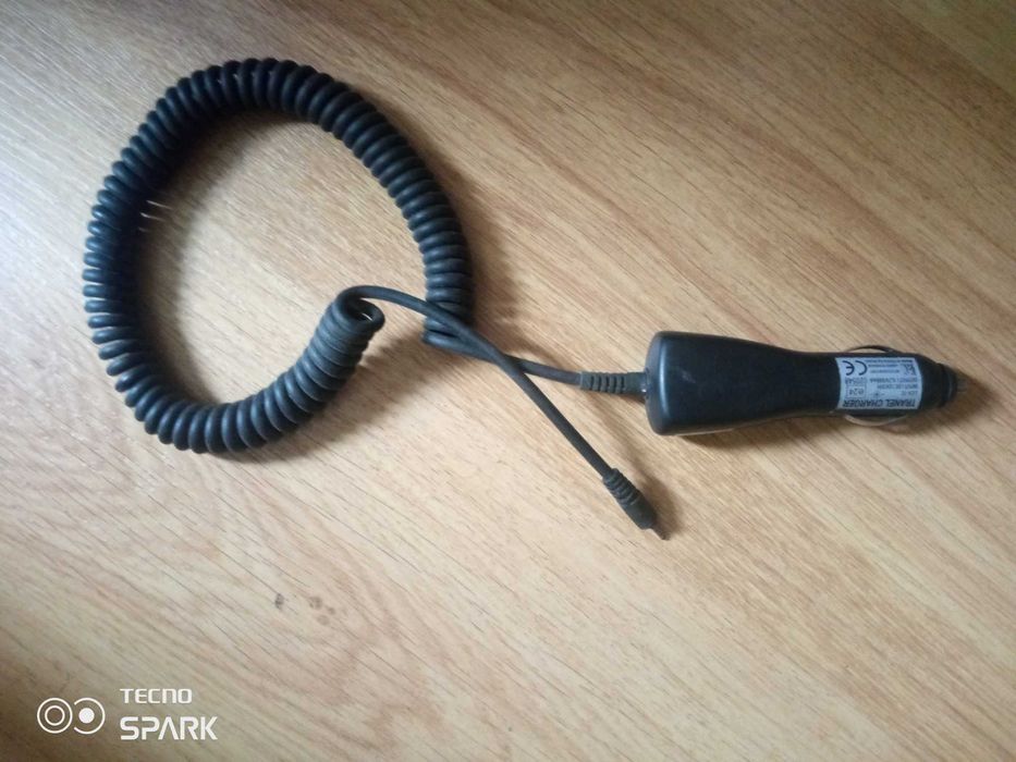 Автомобильное зарядное Nokia.