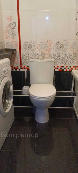 Продам 1к кв пр-т Свободи з А\О 2поверх!