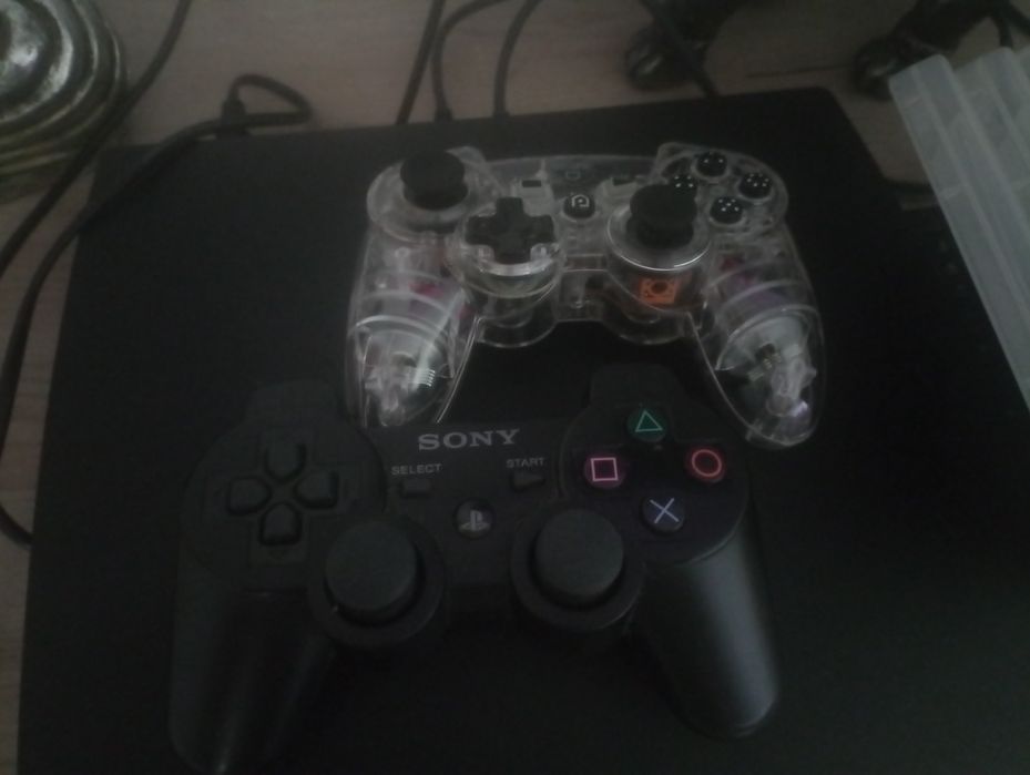 PlayStation 3 c/ comandos e jogos