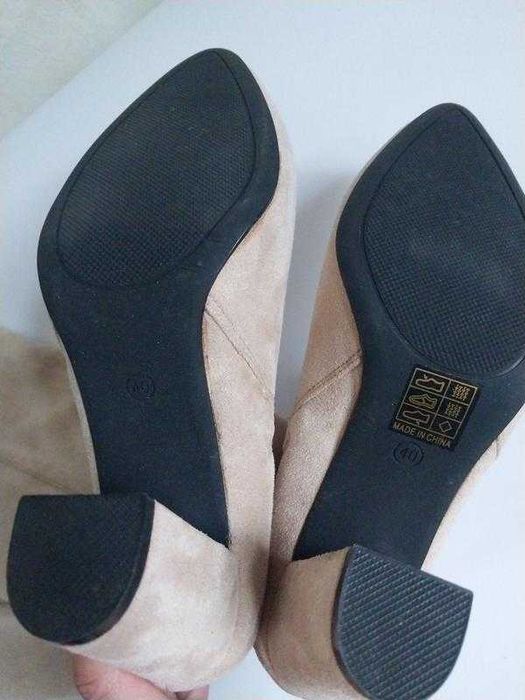 Чоботи жіночі 39р. пудрові, екозамша, світлі бежеві