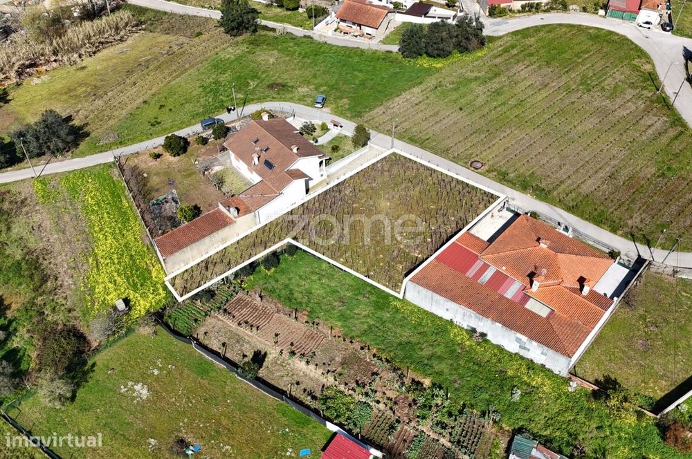 Terreno Urbanizável com 770m2 em Paredes do Bairro - Anadia