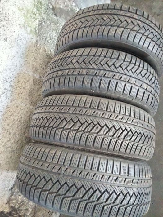 215 50R18 Continental
