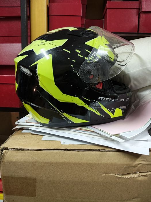 Helmet MT motorcycle