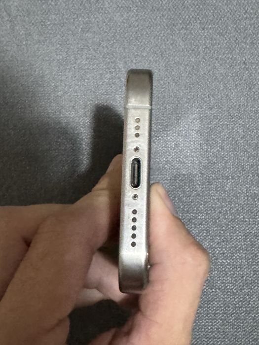 iPhone 15 Pro - Natural Titanium